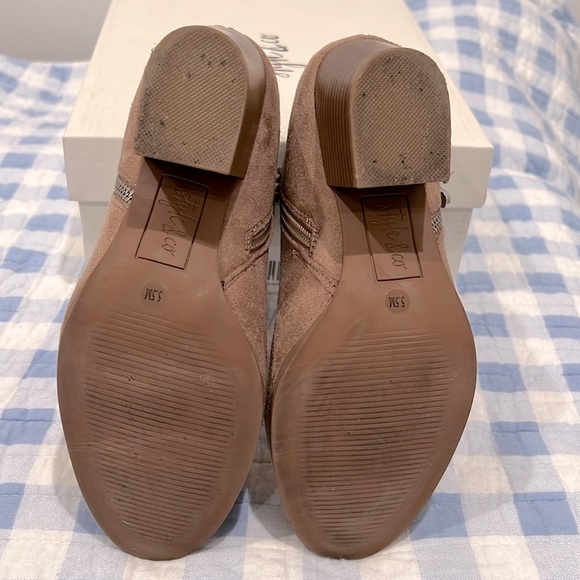 🍁Masrinaaf Taupe Suede Ankle Boots by Style & Co. In Size 5.5M - Picture 8 of 8